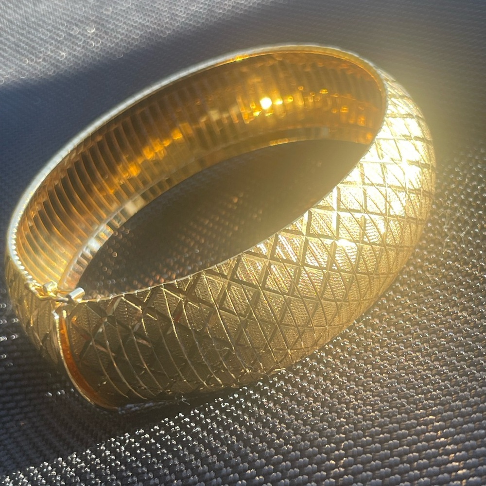18KT Gold Plated Textured Gold-Tone Hinged Bangle Bracelet
